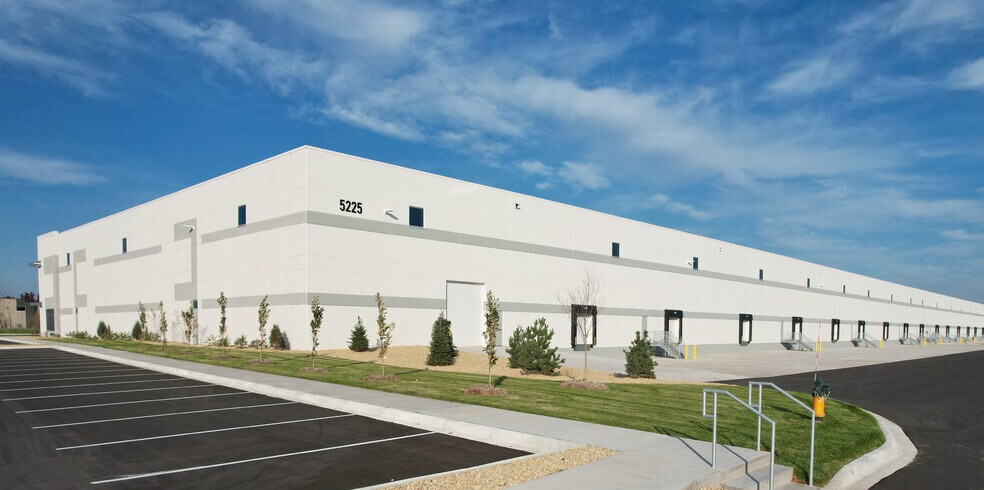 More Photos Of 5201 Dean Lakes Blvd, Shakopee Unknown For Lease