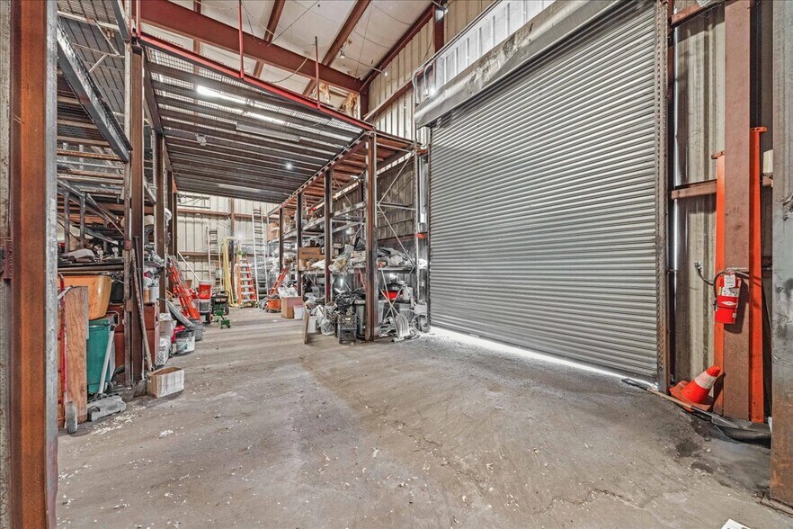 More Photos Of 1044 Merrick Rd, Baldwin Warehouse For Sale