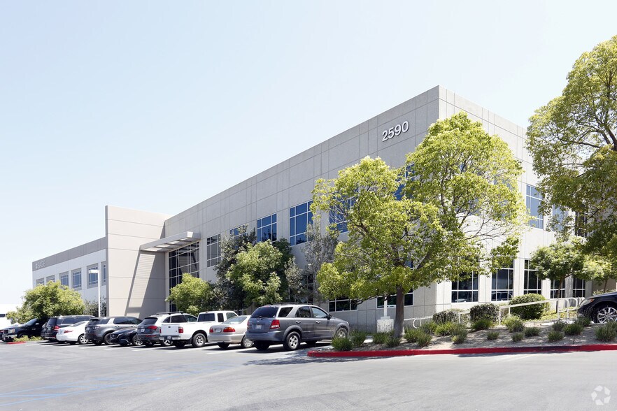 More Photos Of 2590 Conejo Spectrum St, Thousand Oaks Warehouse For Lease