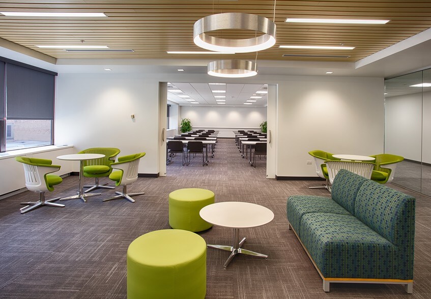 More Photos Of 1600 Broadway, Denver Office For Lease