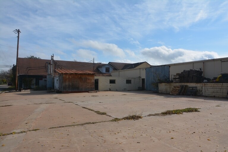Primary Photo Of 512 Jones St, Gonzales Warehouse For Sale