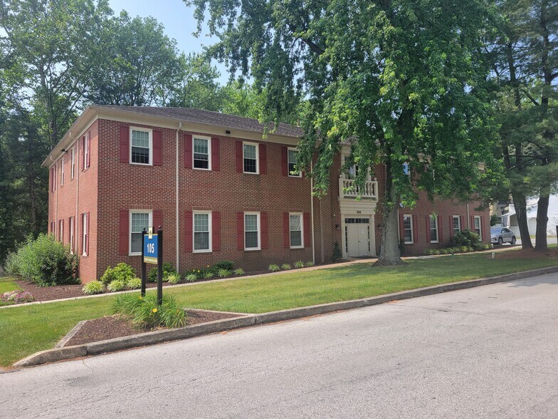 More Photos Of 105 Chesley Dr, Media Office For Lease