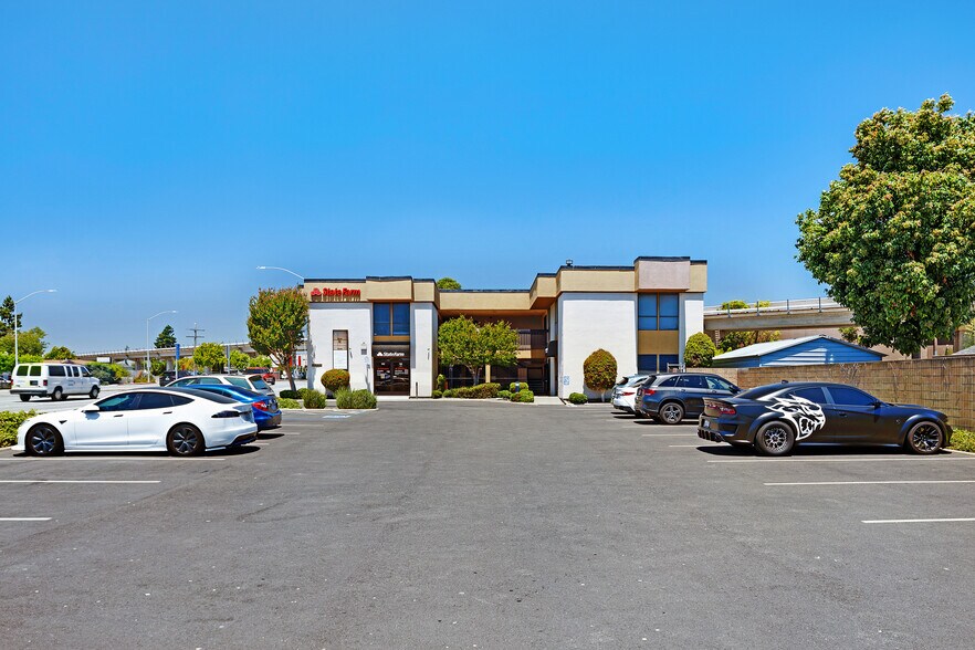 More Photos Of 15200 Hesperian Blvd, San Leandro Office For Sale