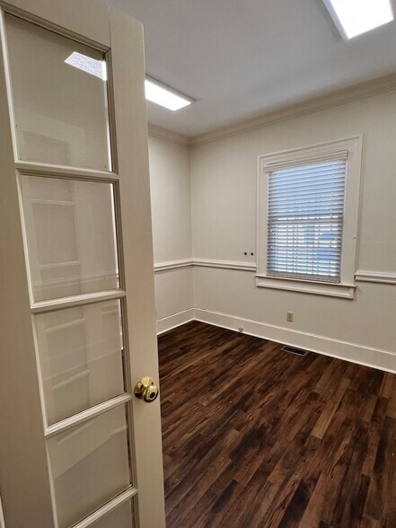 More Photos Of 1407 Calhoun St, Columbia Office For Lease