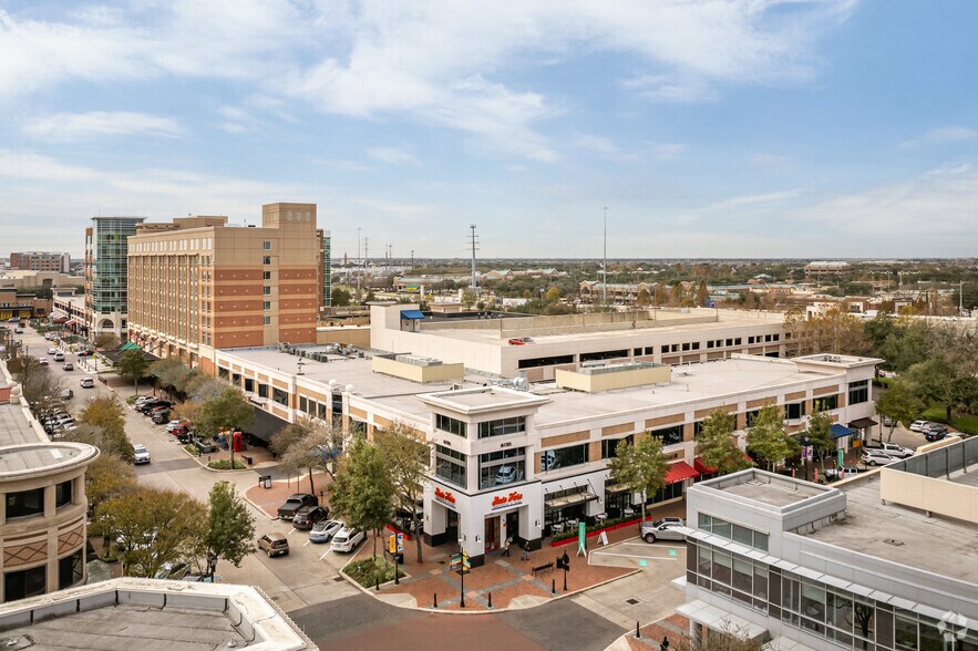 More Photos Of 15930-15980 City Walk, Sugar Land Storefront Retail Office For Lease