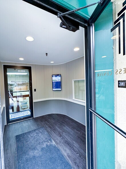 More Photos Of 28 S Water St, Batavia Office For Lease