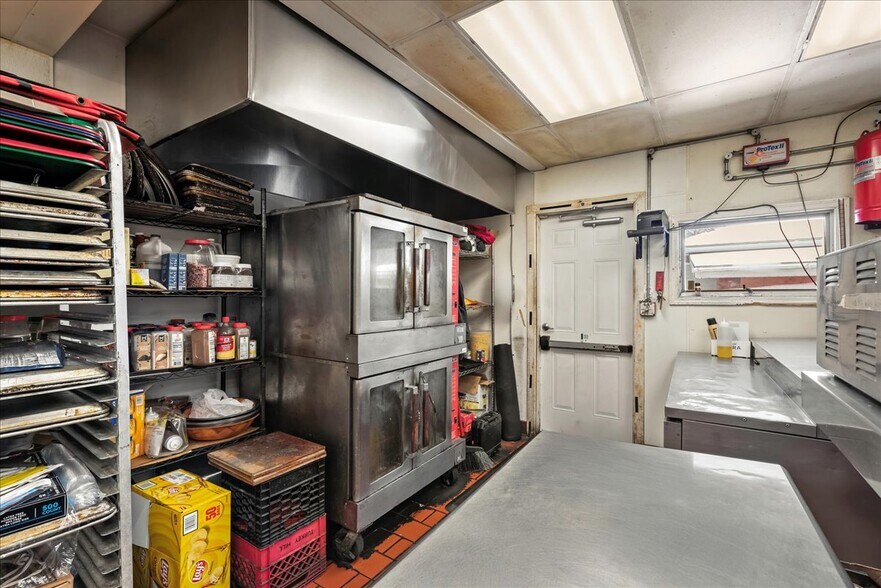 More Photos Of 750 Boulevard Ave, Dickson City Bar For Sale