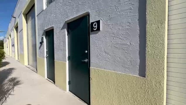 Primary Photo Of 2937 Ravenswood Rd, Fort Lauderdale Self Storage For Sale