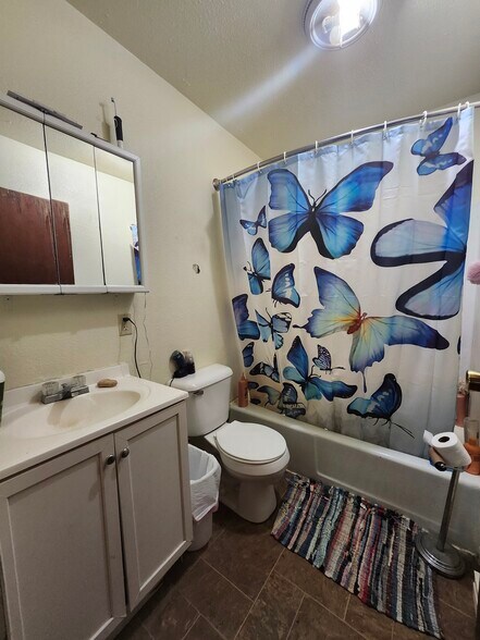 More Photos Of 204 3rd St SW, Rake Apartments For Sale