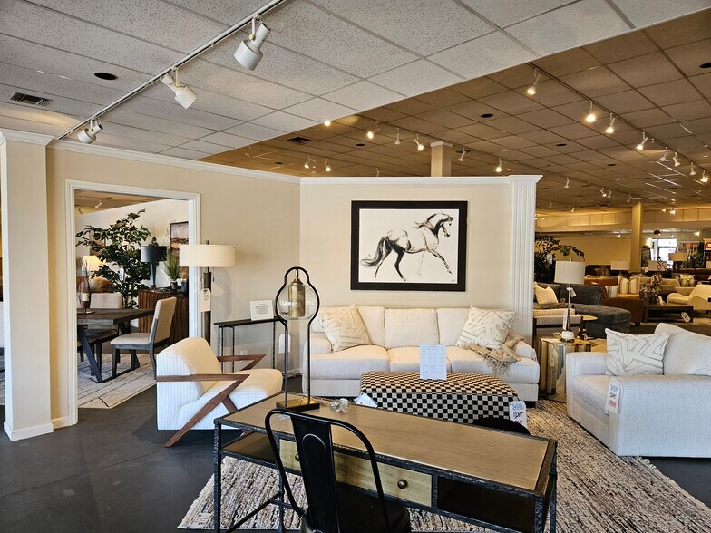 More Photos Of 345 W 18th St, Merced Storefront For Sale