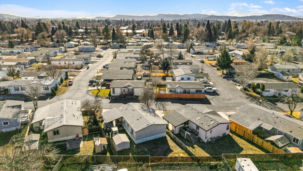 More Photos Of 4647 Winter Ave, Klamath Falls Manufactured Housing Mobile Home Park For Sale