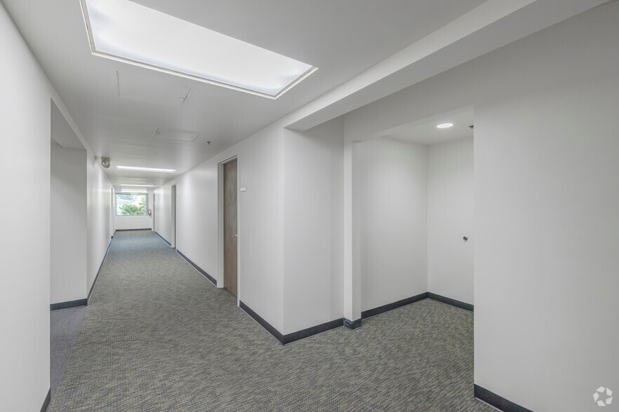 More Photos Of 33305 1st Way S, Federal Way Unknown For Lease