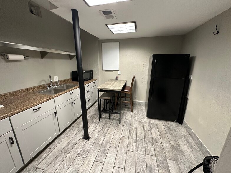 More Photos Of 6901-6955 Broadway, Denver Flex For Sale