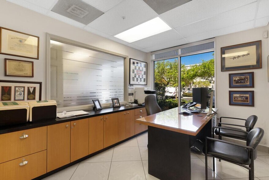 More Photos Of 7866 NW 46th St, Doral Distribution For Lease