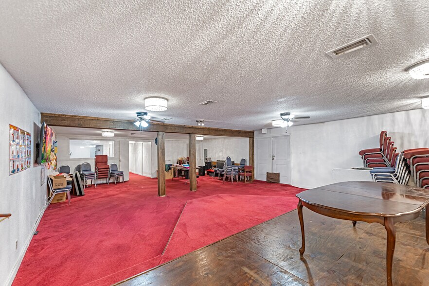 More Photos Of 7512 Lockwood Dr, Houston Specialty For Sale