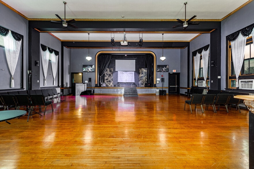 More Photos Of 6819 Vine St, Cincinnati Lodge Meeting Hall For Sale