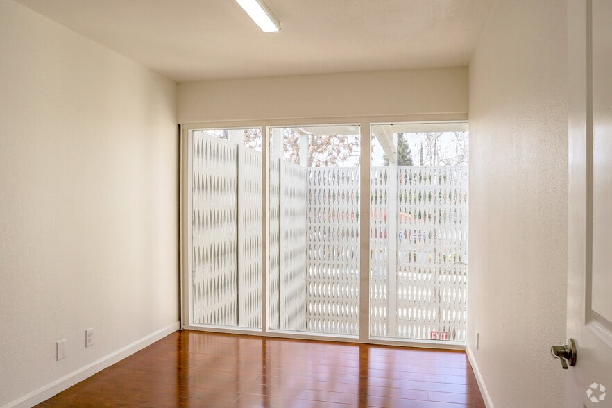 More Photos Of 556 N 1st St, San Jose Medical For Sale