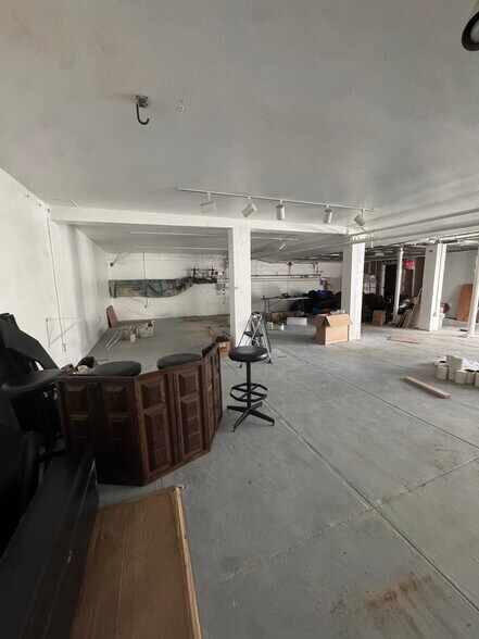 More Photos Of 2109 NW Irving St, Portland Apartments For Sale