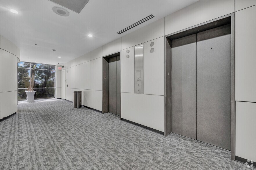 More Photos Of 400 N Sam Houston Pky E, Houston Office For Lease