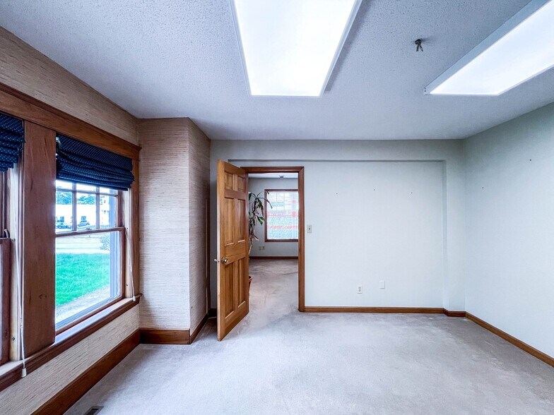 More Photos Of 300 Worcester Rd, Framingham Office For Sale