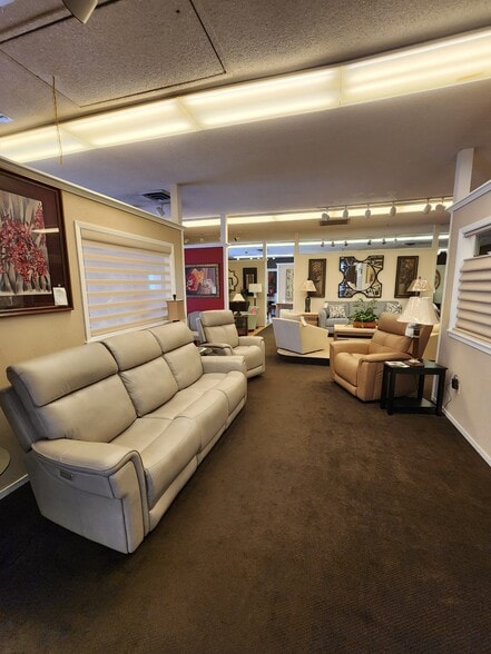 More Photos Of 706 Trancas St, Napa Freestanding For Lease