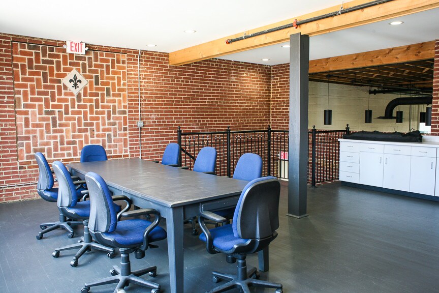 More Photos Of 1701 Delmar Blvd, Saint Louis Freestanding For Lease