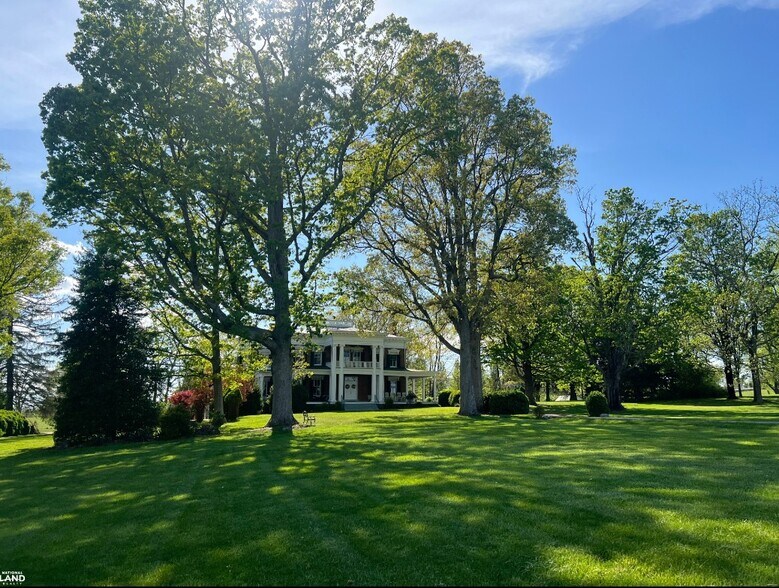 More Photos Of 5189 Rockwood Rd, Dublin Lodge Meeting Hall For Sale