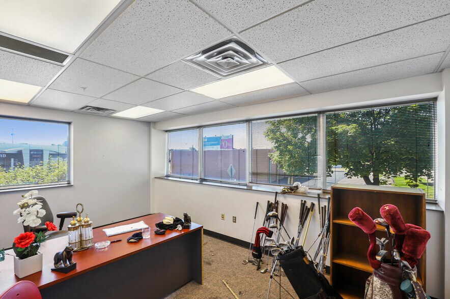 More Photos Of 184 Salem Ave, Dayton Office Residential For Lease