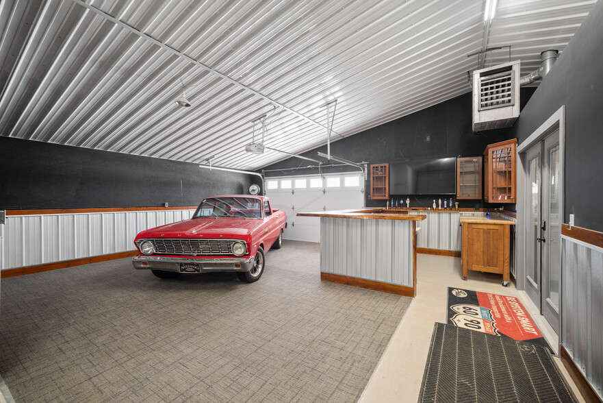 More Photos Of 6163 N Meridian Rd, Hope Flex For Sale