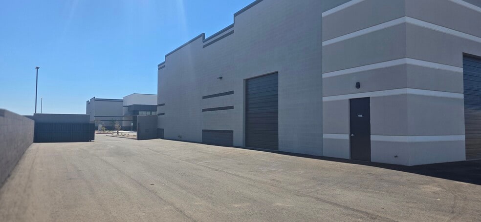 More Photos Of 7320 E Pecos Rd, Mesa Warehouse For Sale