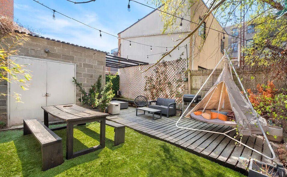 More Photos Of 161 Roebling St, Brooklyn Apartments For Sale