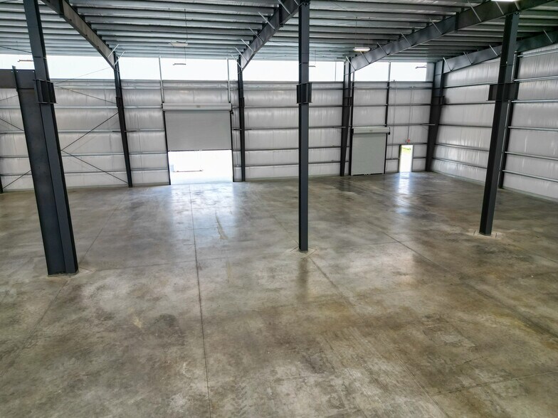 More Photos Of 1120 Bammel Road, Houston Industrial For Lease