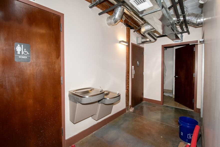 More Photos Of 912 Lady St, Columbia Office For Sale