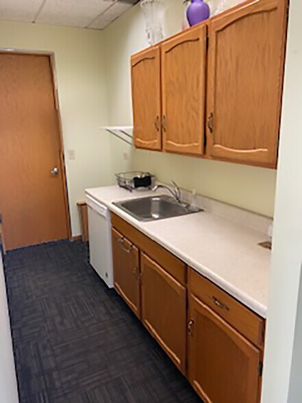 More Photos Of 7700 Brushhill Rd, Burr Ridge Loft Creative Space For Lease