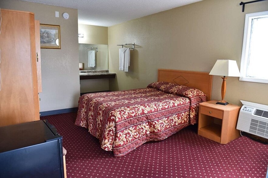 More Photos Of 732 E 82nd Ave, Merrillville Hotel For Sale