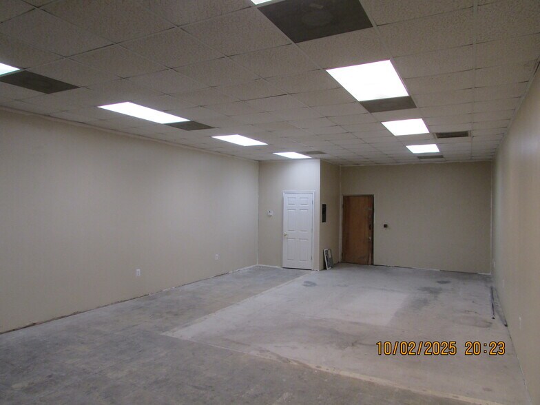 More Photos Of 17230-17250 S Tamiami Trl, Fort Myers Unknown For Lease