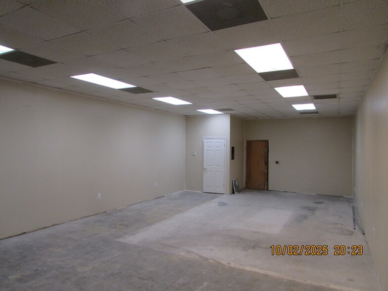 More Photos Of 17230-17250 S Tamiami Trl, Fort Myers Unknown For Lease
