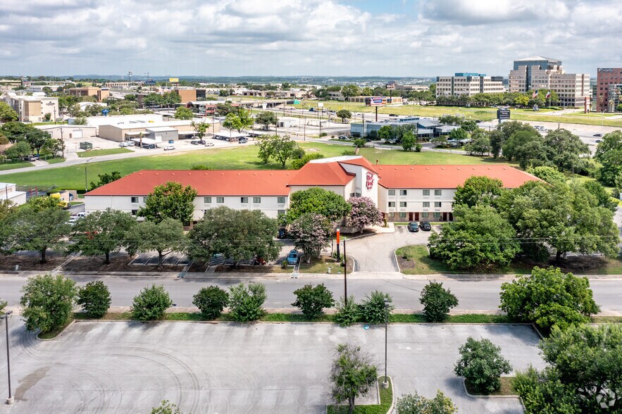 More Photos Of 333 Wolfe Rd, San Antonio Hotel For Sale