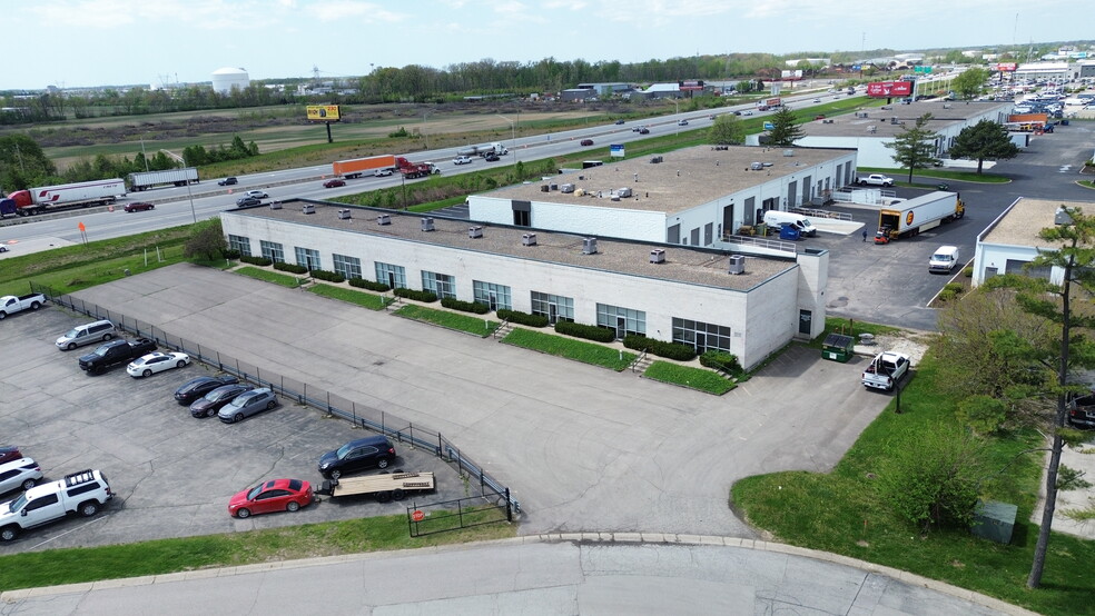 More Photos Of 9507-9510 Ross Ln, Indianapolis Office For Lease