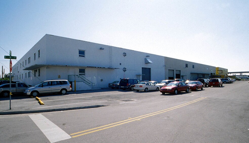 More Photos Of 2170-2290 W 8th Ave, Hialeah Warehouse For Lease