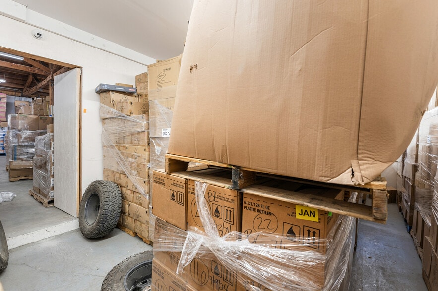 More Photos Of 2879 Main St, Riverside Warehouse For Lease
