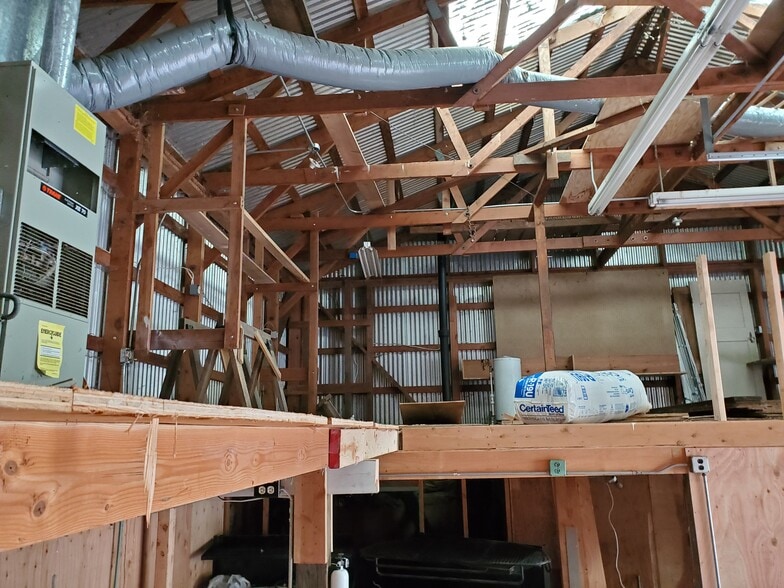 More Photos Of 5394 Salmon River Hwy, Otis Light Manufacturing For Sale