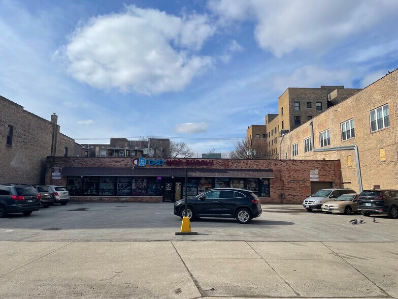 More Photos Of 4936 N Sheridan Rd, Chicago Storefront For Sale