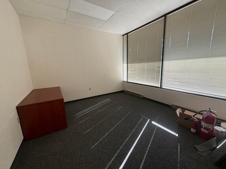 More Photos Of 144 Main St, East Hartford Storefront For Lease