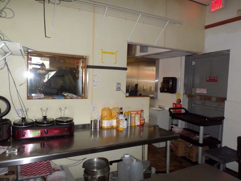 More Photos Of 1419 The Blvd, Rayne Service Station For Lease