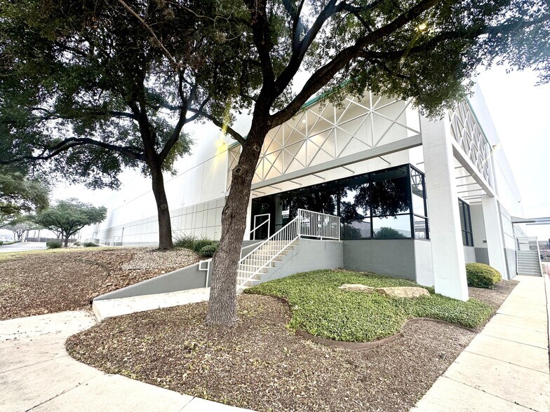 More Photos Of 4633 Perrin Crk, San Antonio Unknown For Lease