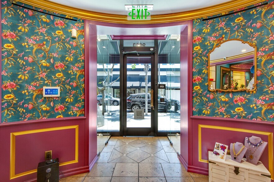 More Photos Of 9625-9647 Brighton Way, Beverly Hills Storefront Retail Office For Lease