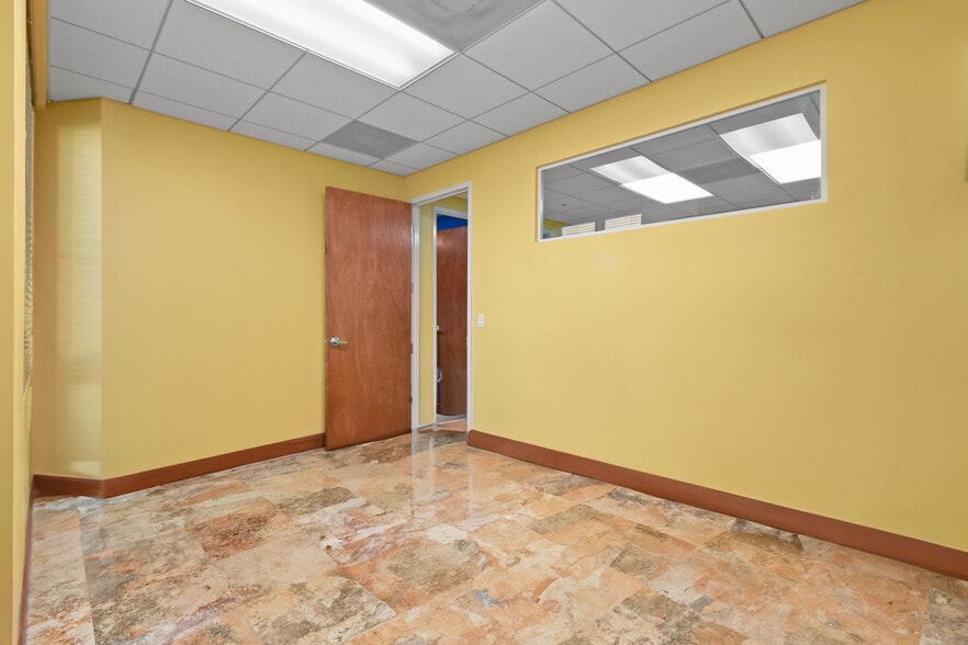 More Photos Of 1880 N Congress Ave, Boynton Beach Medical For Sale