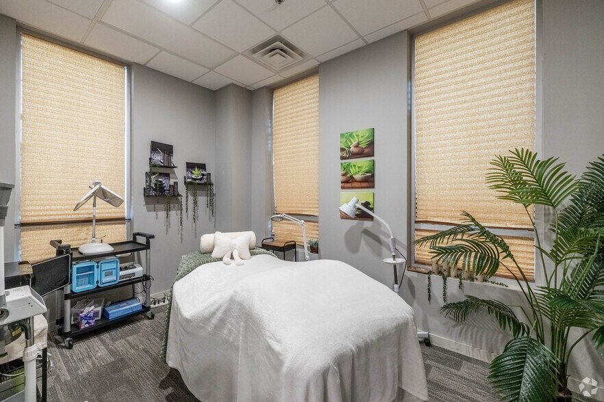 More Photos Of 4107 Mallory Ln, Franklin Medical For Sale