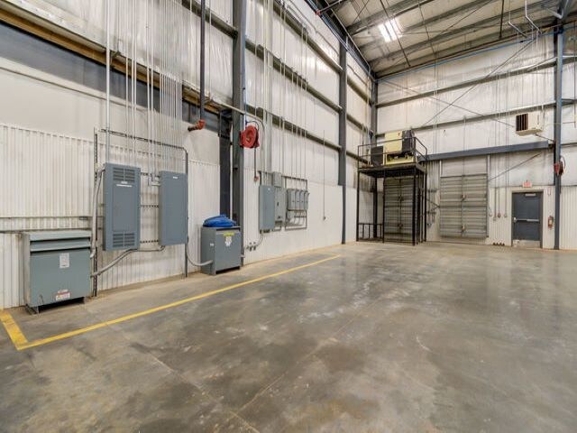 More Photos Of 2201 W South Ave, Ponca City Warehouse For Sale
